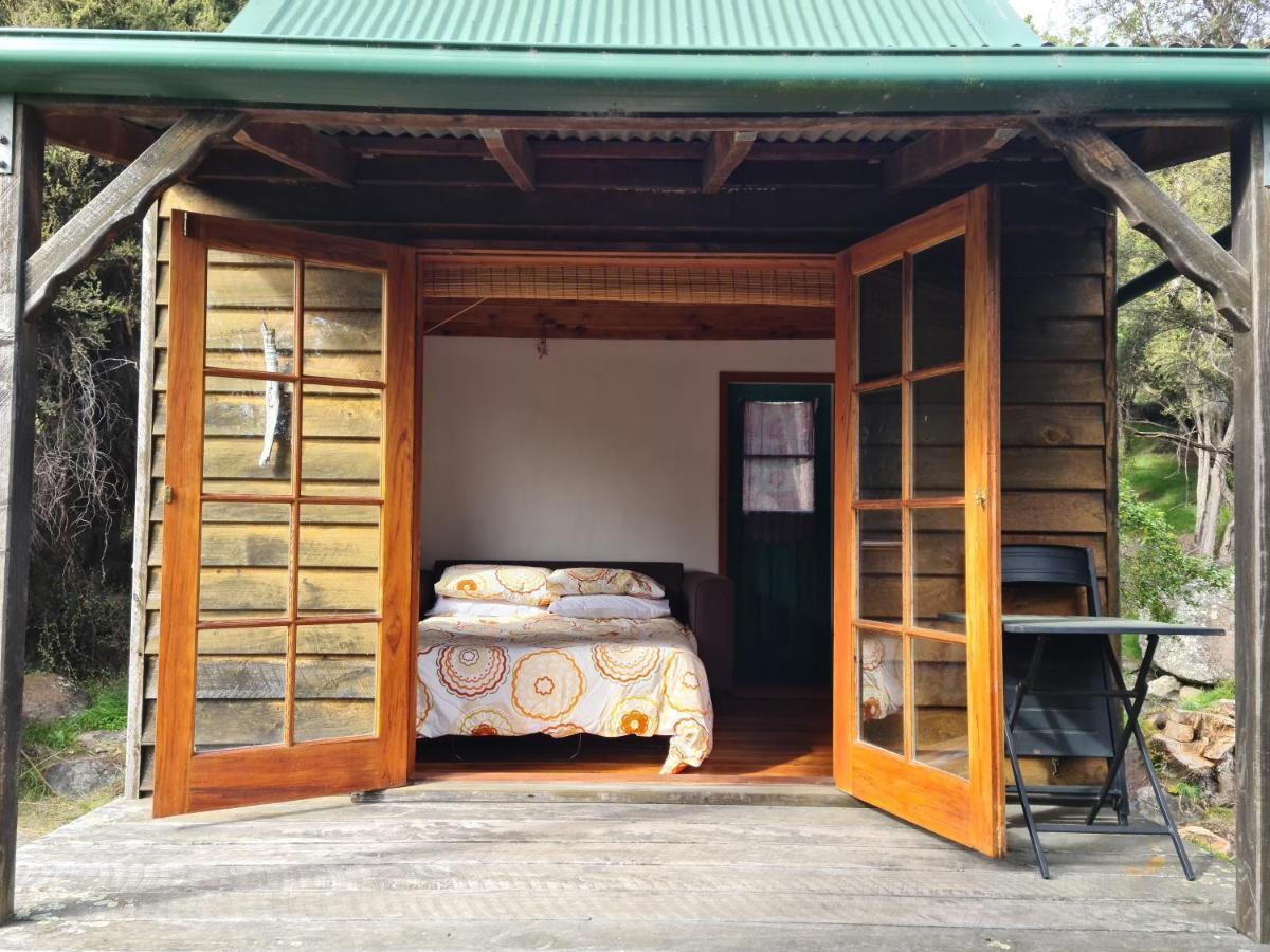 Hotel Manaaki Mai, Rustic Retreat Bush Cabin Christchurch Exterior foto